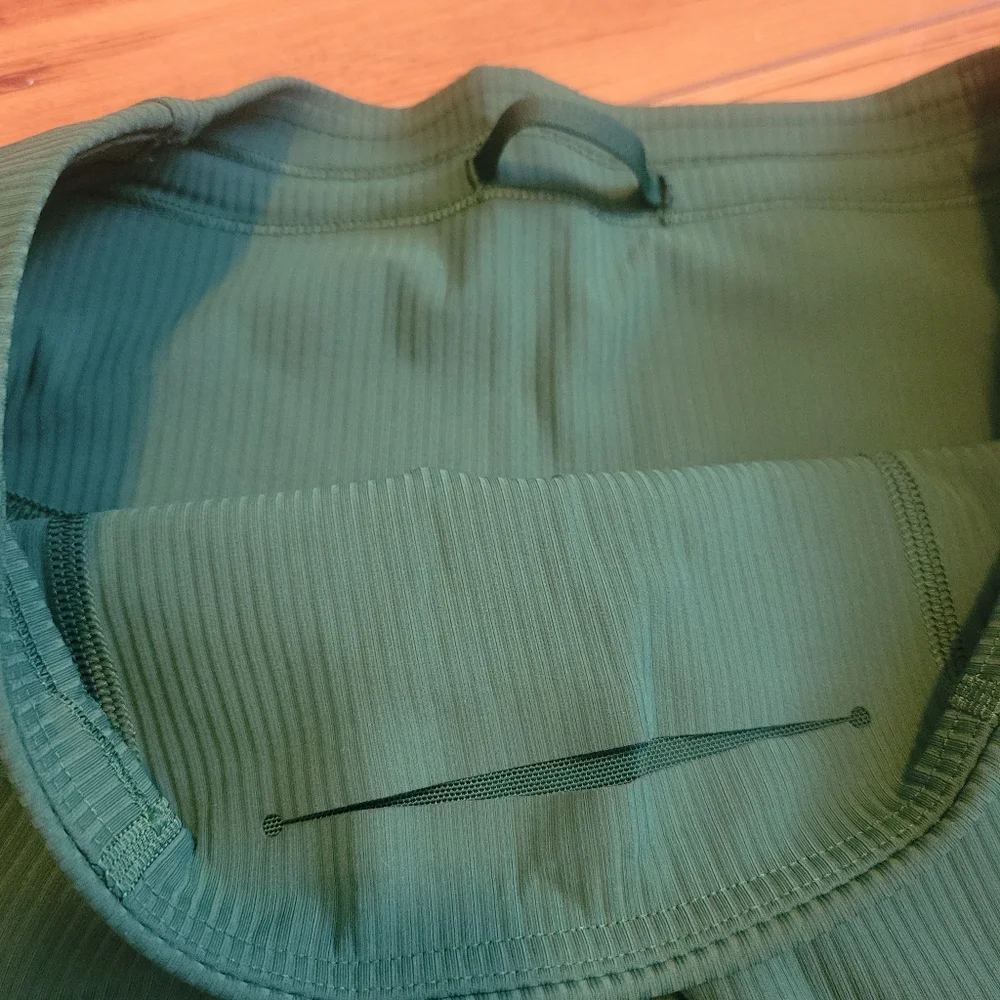 High-Waist Forest Green Women's Bike Shorts 8'' - Picture 4 of 4